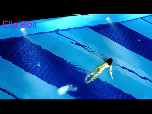 ❤️ Non posso smettere di guardare, giovane bionda catturata nuotare nuda nella piscina del resort ELLA BOLT ️ Video di sessoal it.fuxporn-com.ru ❤️