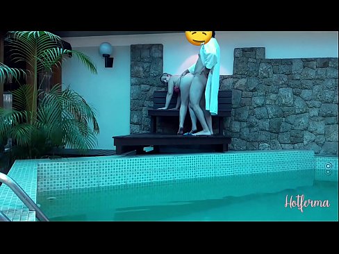 ❤️ Il capo invita la cameriera alla piscina, ma non poteva resistere a un caldo ️ Video di sessoal it.fuxporn-com.ru ❤️