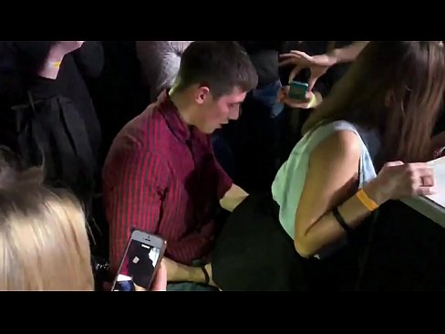 ❤️ Sesso reale in un nightclub russo. Ragazza russa di 18 anni nell'ano e nella vagina scopata in un nightclub ️ Video di sessoal it.fuxporn-com.ru ❤️