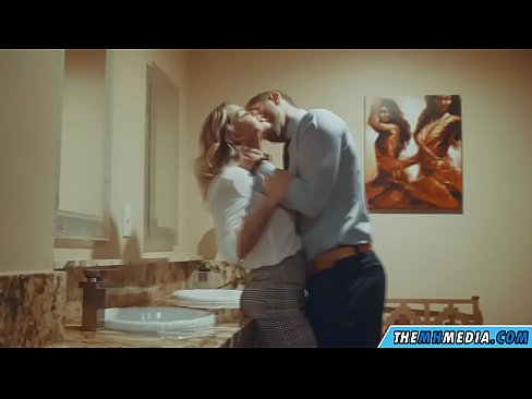 ❤️ Quando una bionda formosa ti seduce in un bagno pubblico ️ Video di sessoal it.fuxporn-com.ru ❤️